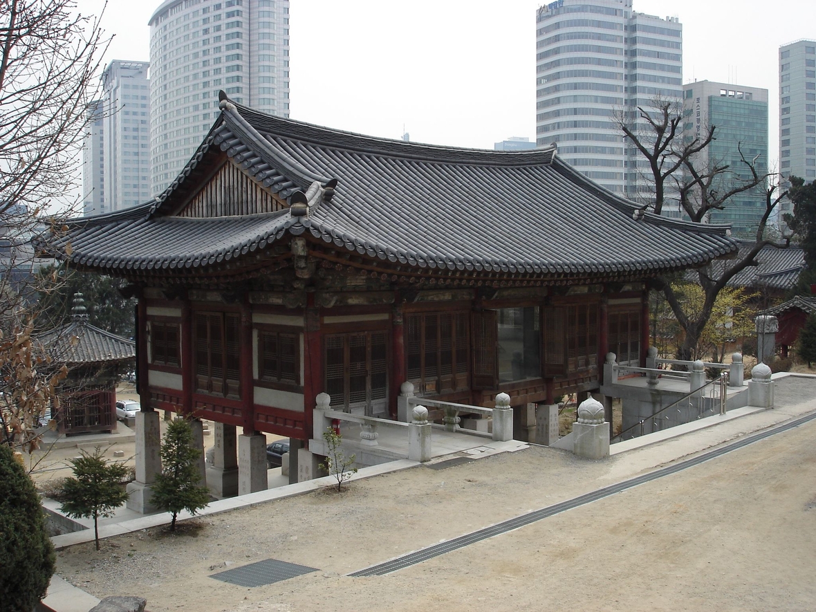 Südkorea: Blick auf die Haupthalle des Gyeongbokgung Palastes in Seoul.