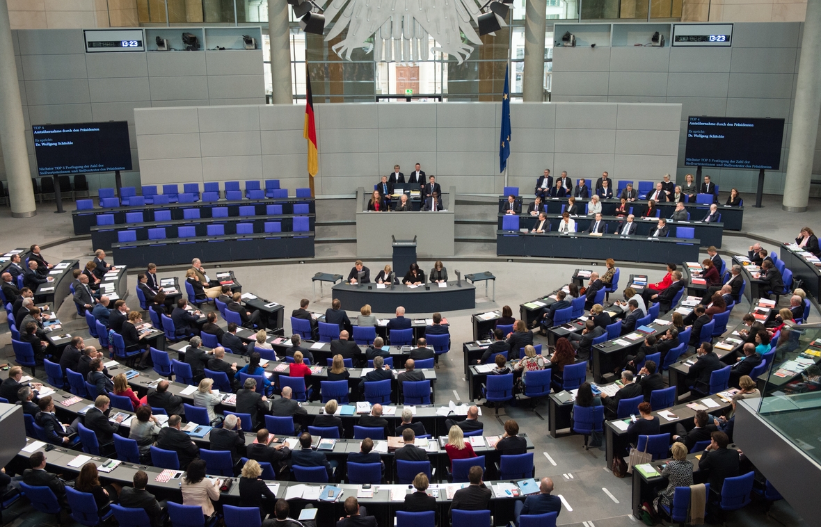 نظرة على البرلمان الألماني خلال انعقاد جلسته
