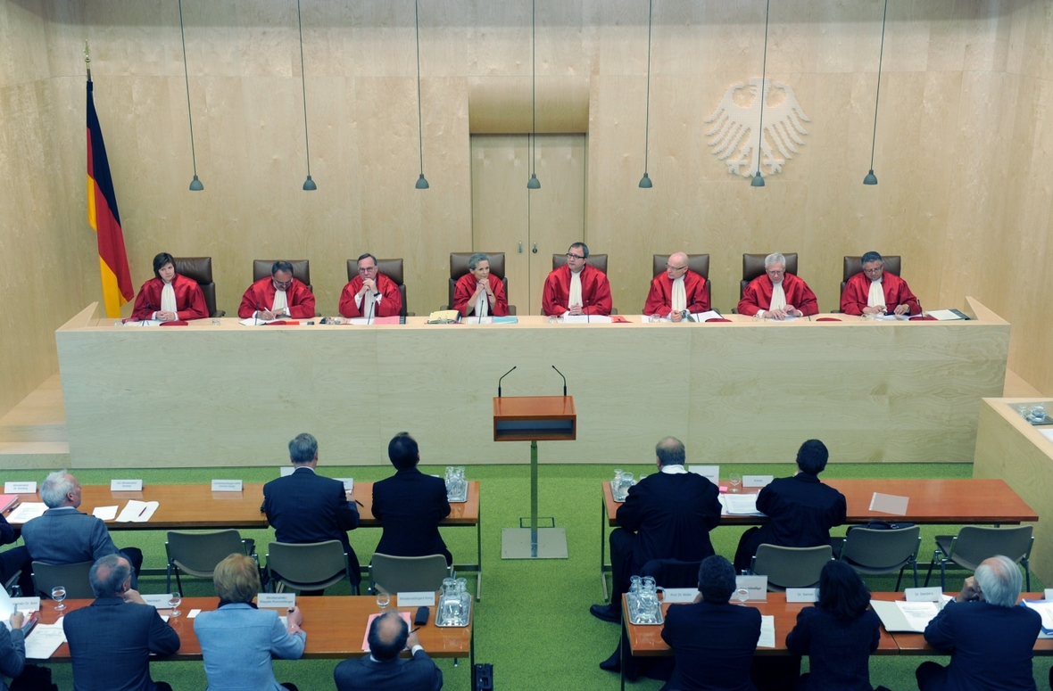 Das Bundesverfassungsgericht in Karlsruhe verhandelt hier über eine Verfassungsbeschwerde im Jahr 2011.