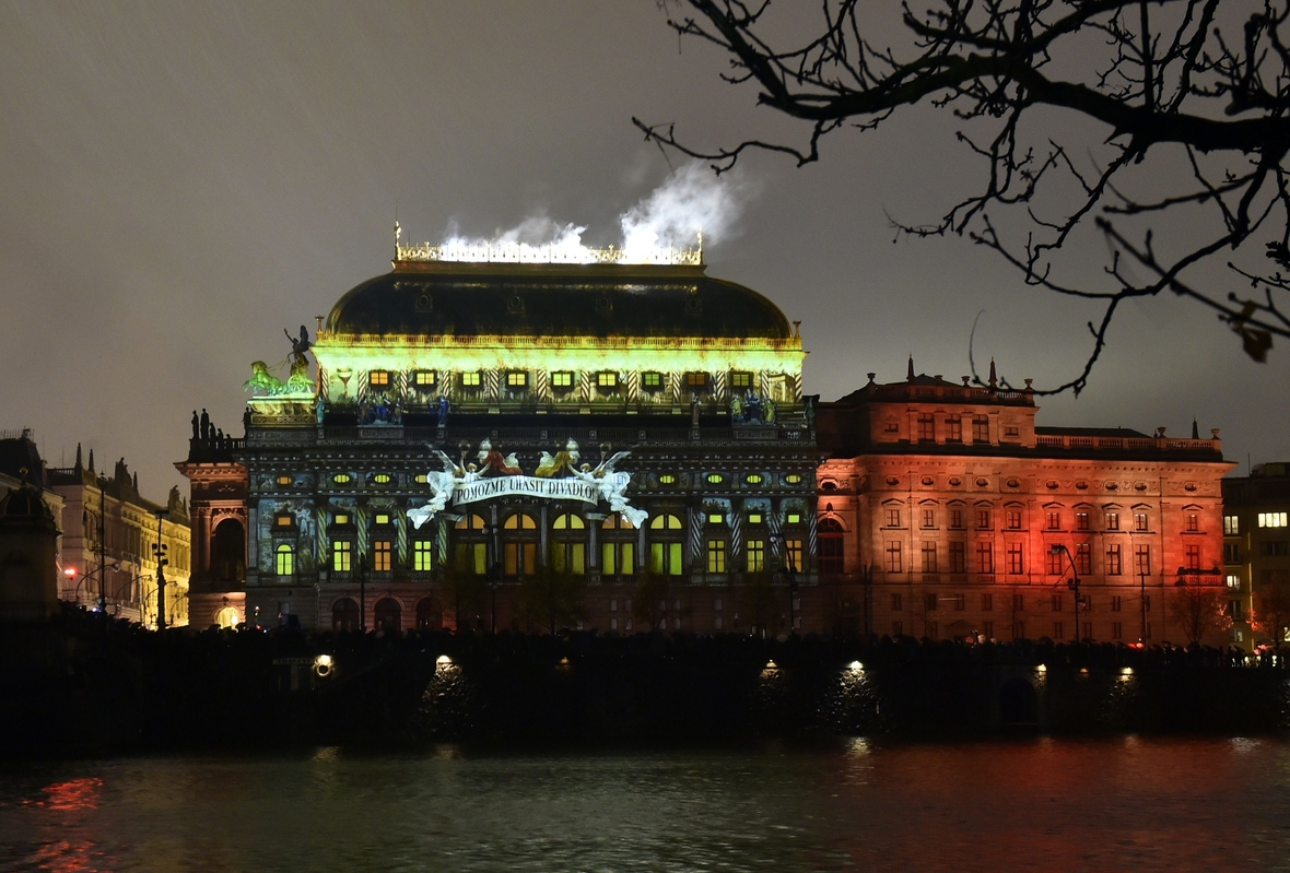 Videoinstallation auf dem Nationaltheater in Prag zum Nationalfeiertag am 28. Oktober 2018