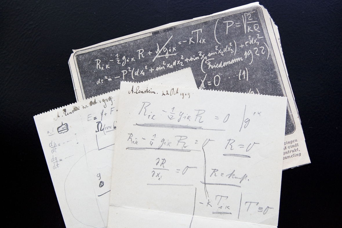 Fotos von handschriftliche Notizen von Albert Einstein zur Relativitätstheorie