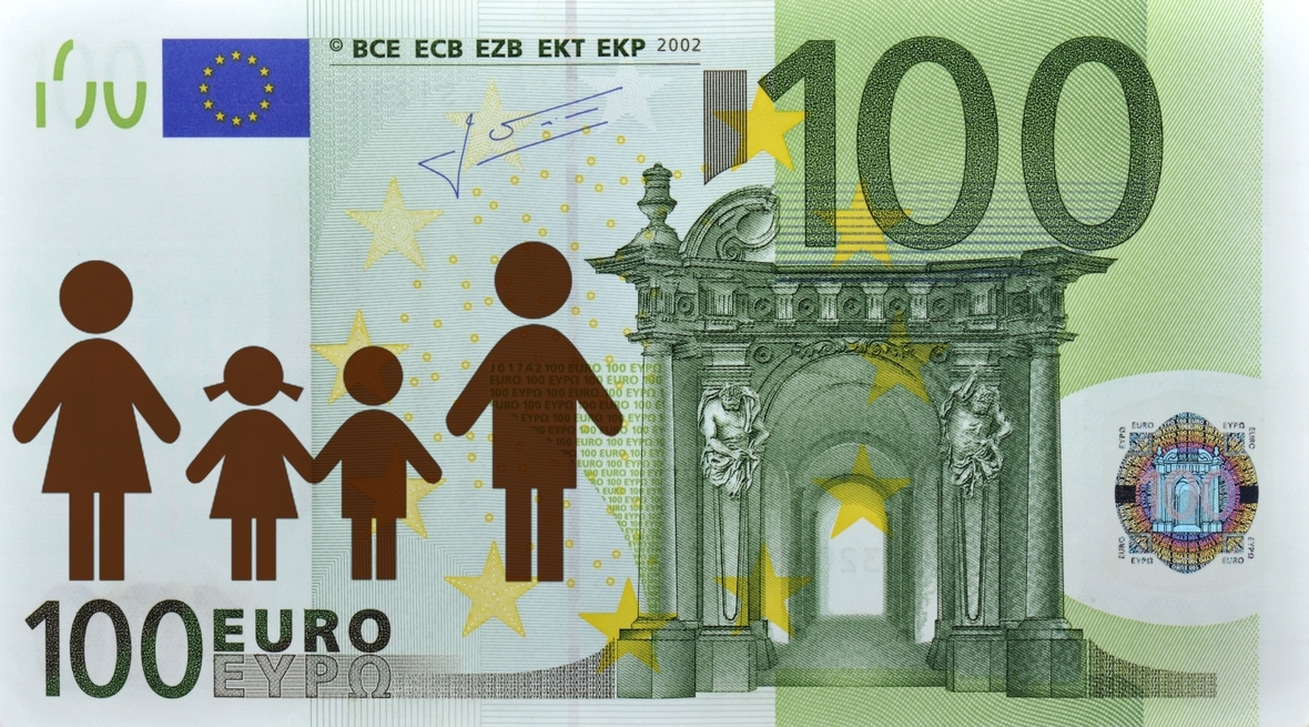 Symbolbild Kindergeld: Ein Hundert-Euro-Schein mit der Illustration einer Familie