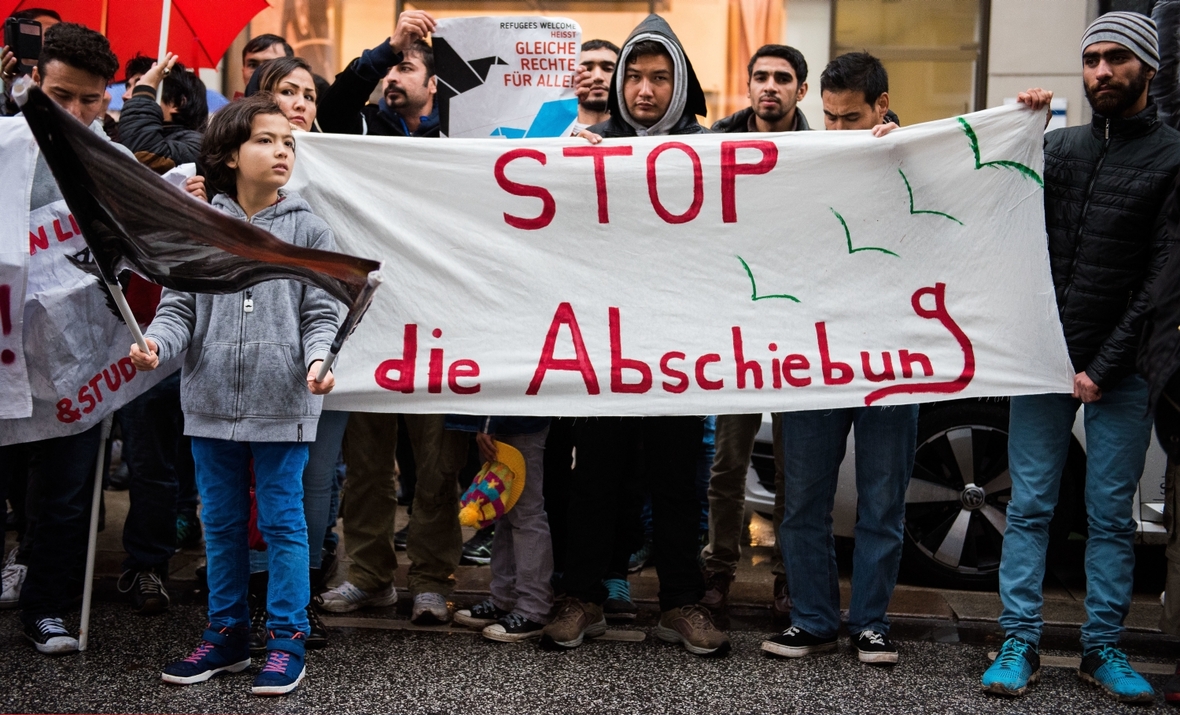 Demonstration gegen die Abschiebung und für die Rechte von Flüchtlingen in Hamburg im November 2015.