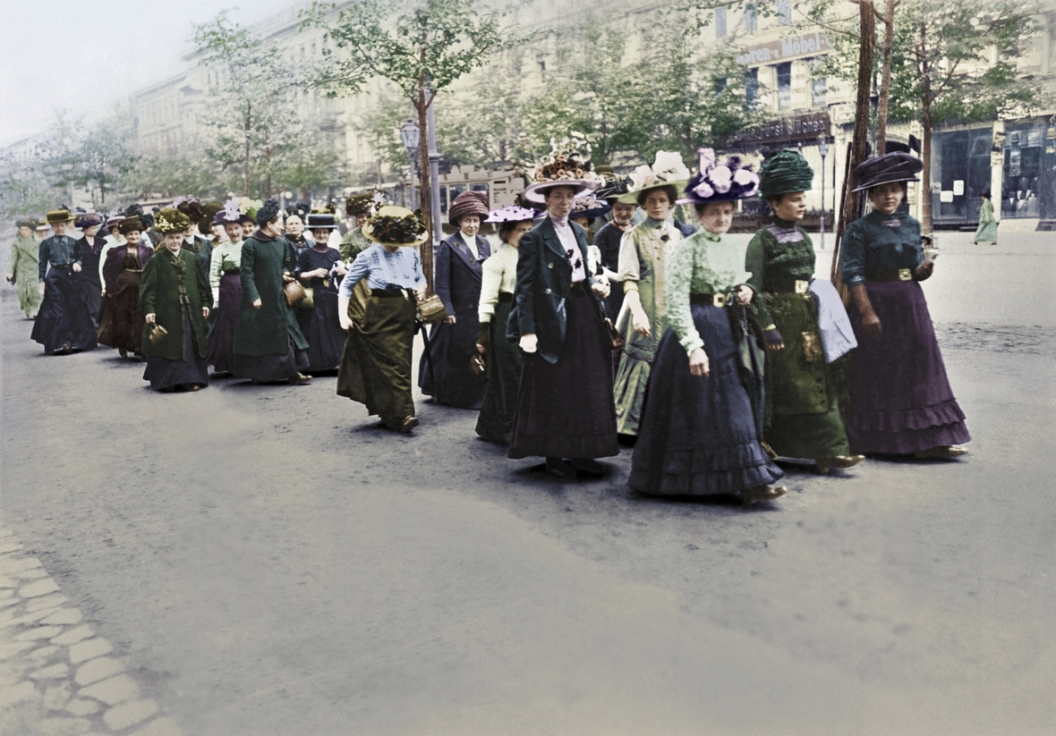 Berlin, 12. Mai 1912: Frauen demonstrieren für ihr Recht zu wählen.