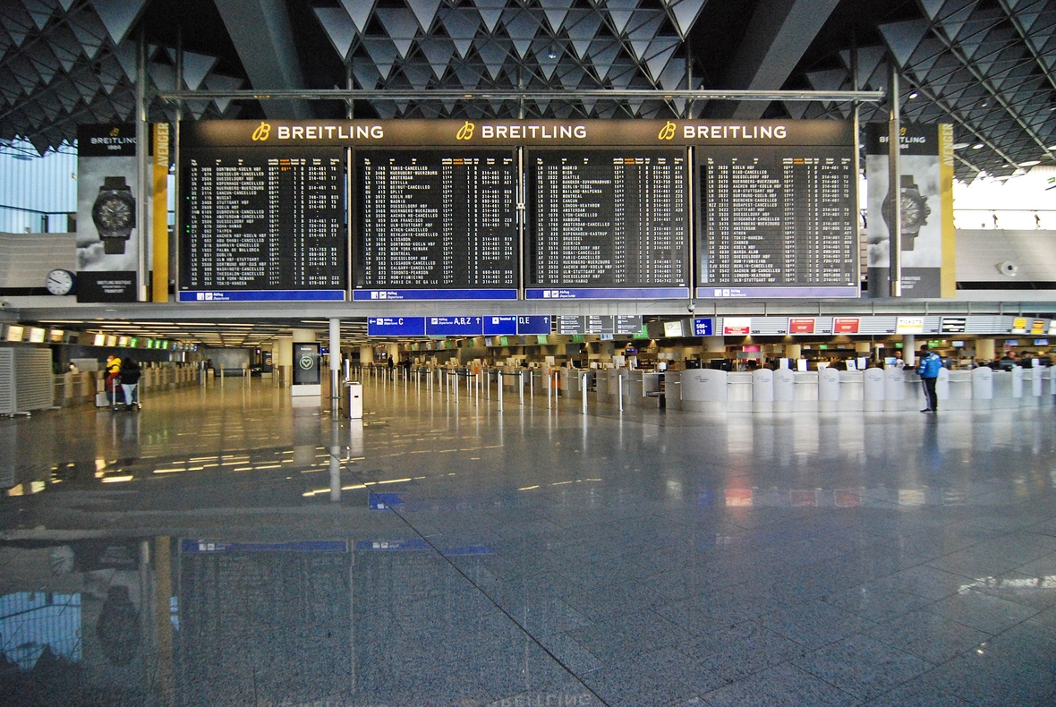 Der Frankfurter Flughafen in Corona-Zeiten: Wenig Menschen, wenig Flüge.