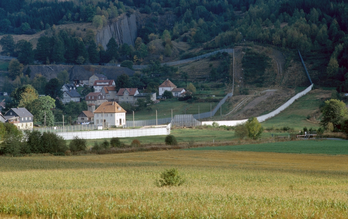 Blick auf die innerdeutsche Grenze bei Heinersdorf (Thüringen), 1986