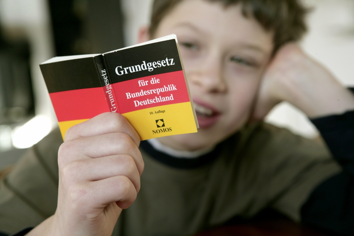 32+ schön Fotos Wann Ist Das Grundgesetz In Kraft Getreten : Grundrechte In Deutschland Definition Arten Im Grundgesetz - Die war unbestritten am 23.