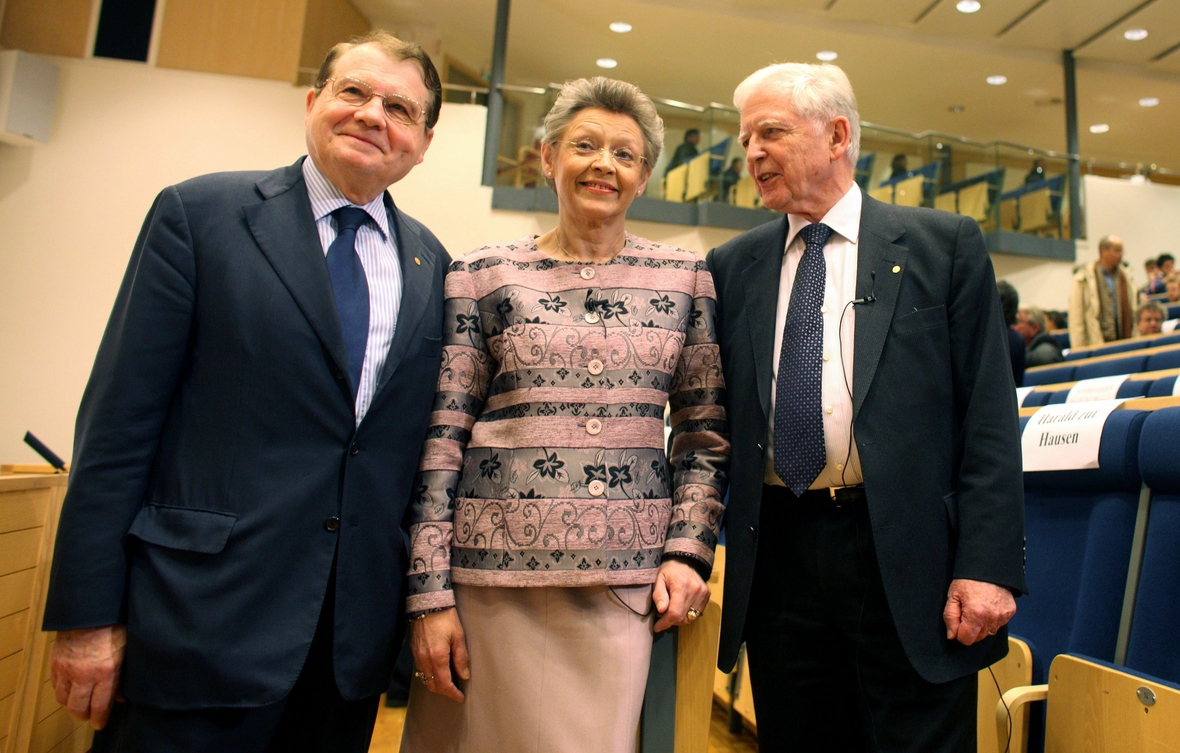 Die Medizin-Nobelpreisträger (von links) Luc Montagnier, Françoise Barré-Sinoussi und Harald zur Hausen