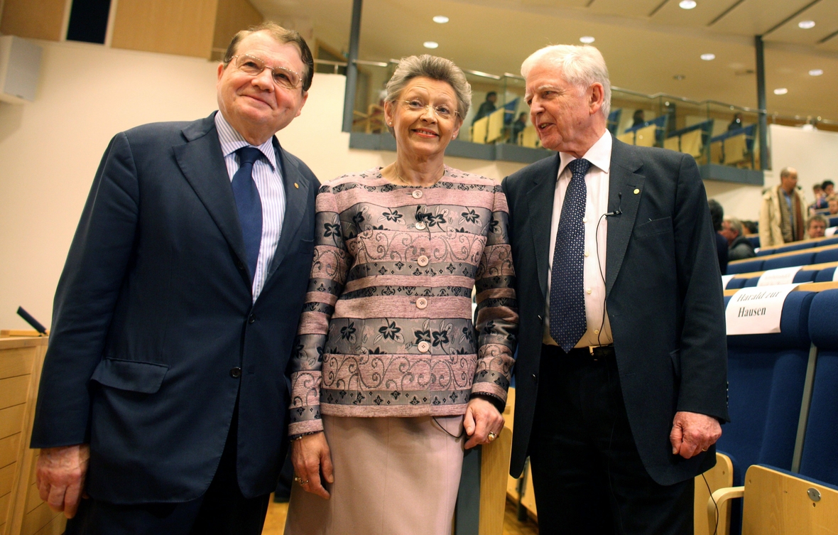 Die Medizin-Nobelpreisträger (von links) Luc Montagnier, Françoise Barré-Sinoussi und Harald zur Hausen