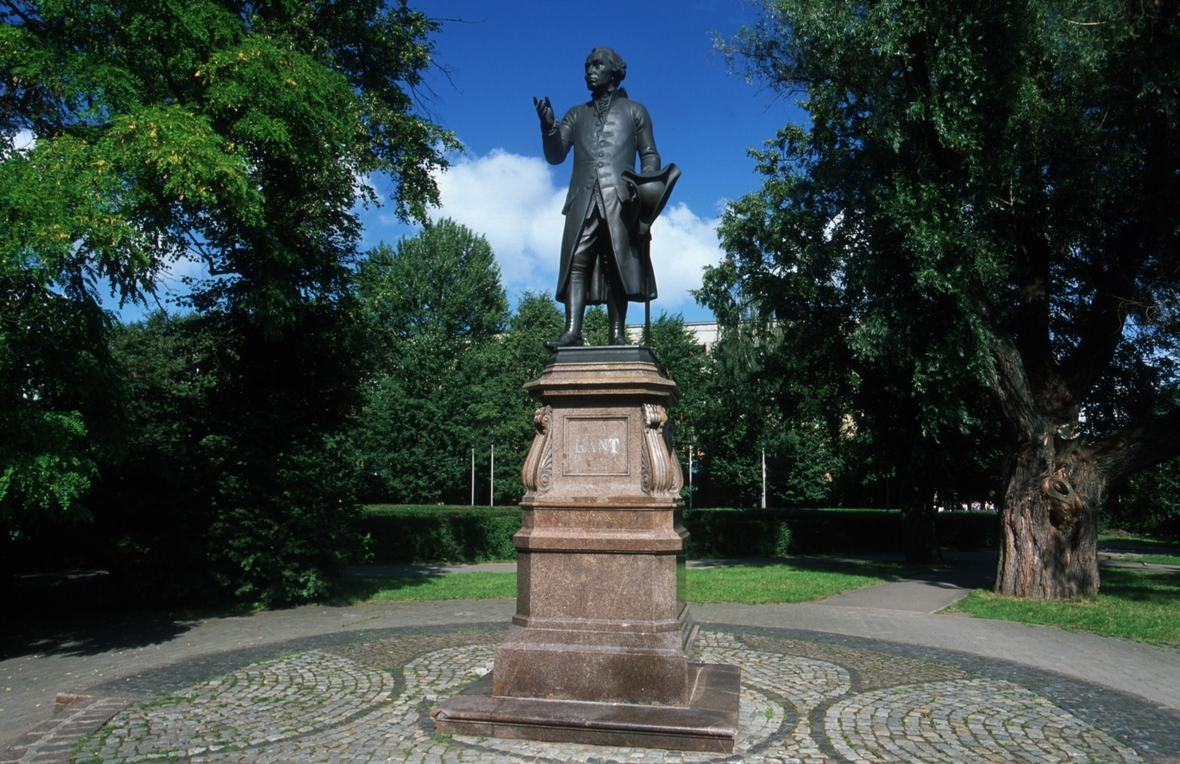 Denkmal für den Philosophen Immanuel Kant (1724 - 1804) von Harald Haacke