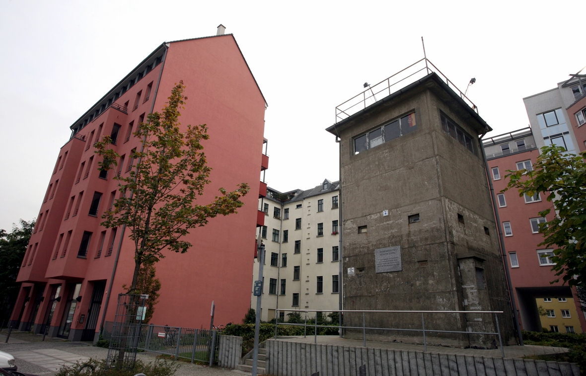 Der ehemalige Wachturm an der deutsch-deutschen Grenze in der Kieler Strasse.