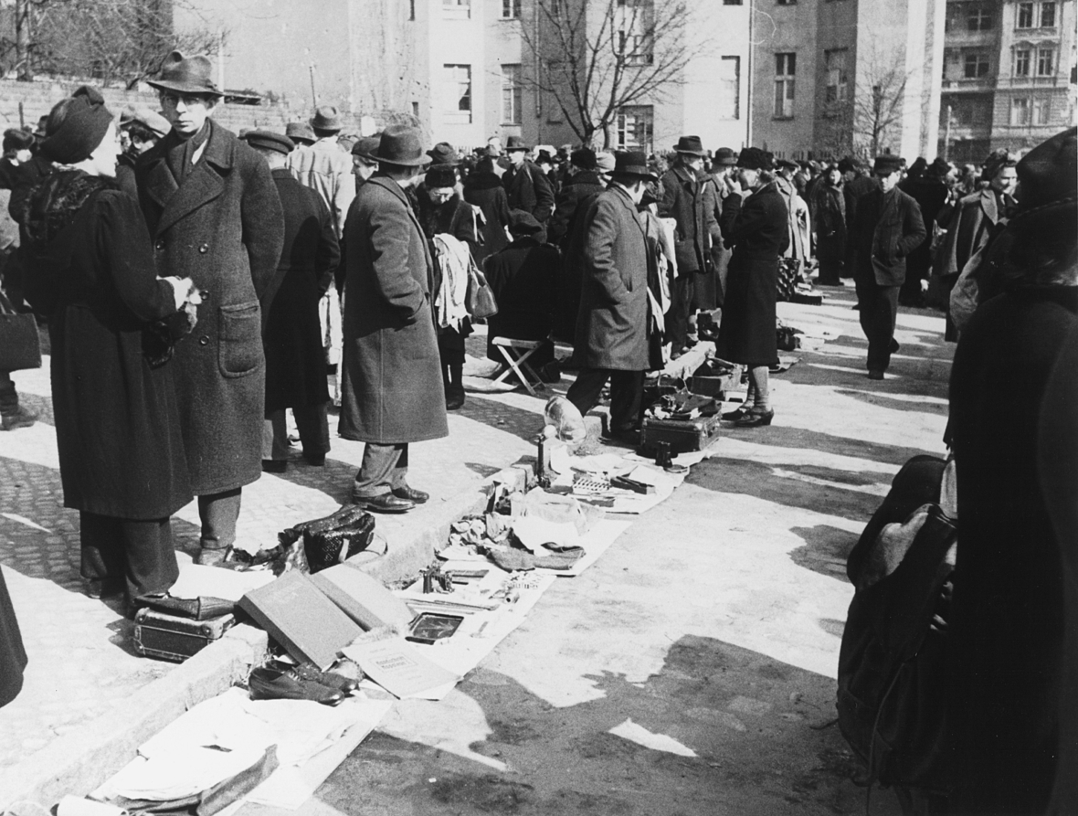 Schwarzmarkt in der Zeit nach dem Zweiten Weltkrieg.