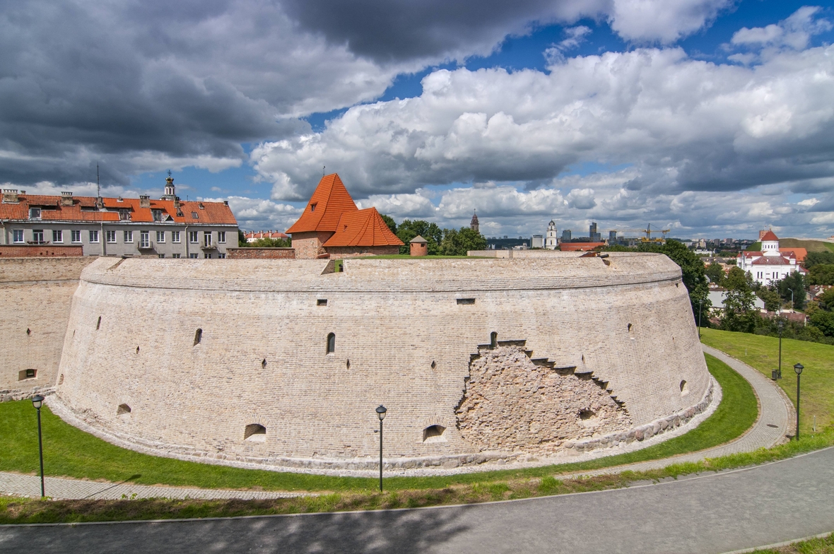 Dicke Mauern schützen schon früher die Altstadt von Wilna, der litauischen Hauptstadt.