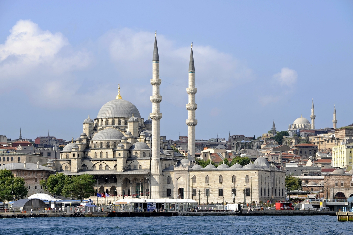 Die Yeni Cami, deutsch "Neue Moschee", befindet sich im Istanbuler Stadtteil Eminönü. 