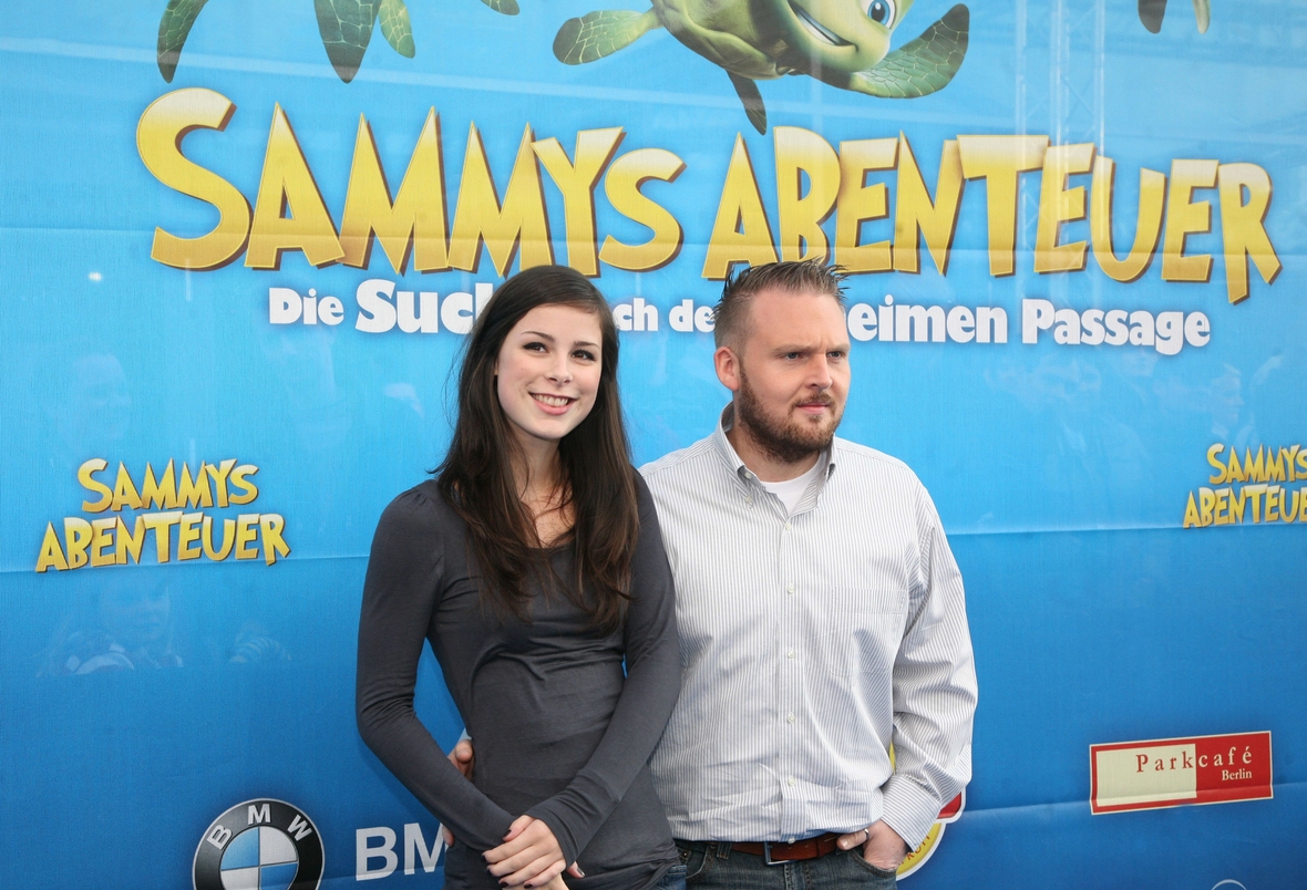 Die Sängerin Lena Meyer-Landrut (links im Bild) und der Schauspieler Axel Stein bei der Premiere des Film in Berlin. Lena Meyer-Landhut spricht die Rolle der Shelly, Axel Stein die Rolle des Ray.