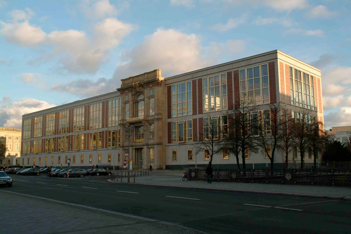 Ehemaliges Staatsratsgebäude der DDR. Hier war auch zeitweise der Amtssitz von Bundeskanzler Gerhard Schröder.