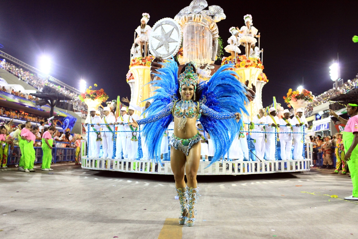 Sambatänzerin beim Karneval in Rio de Janeiro