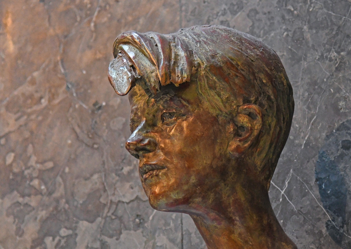 Bronze-Büste von Sophie Scholl in der Ludwig-Maximilian-Universität München