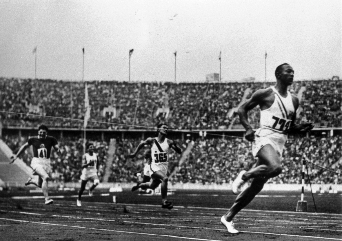Jesse Owens bei den Olympischen Spielen 1936 in Berlin