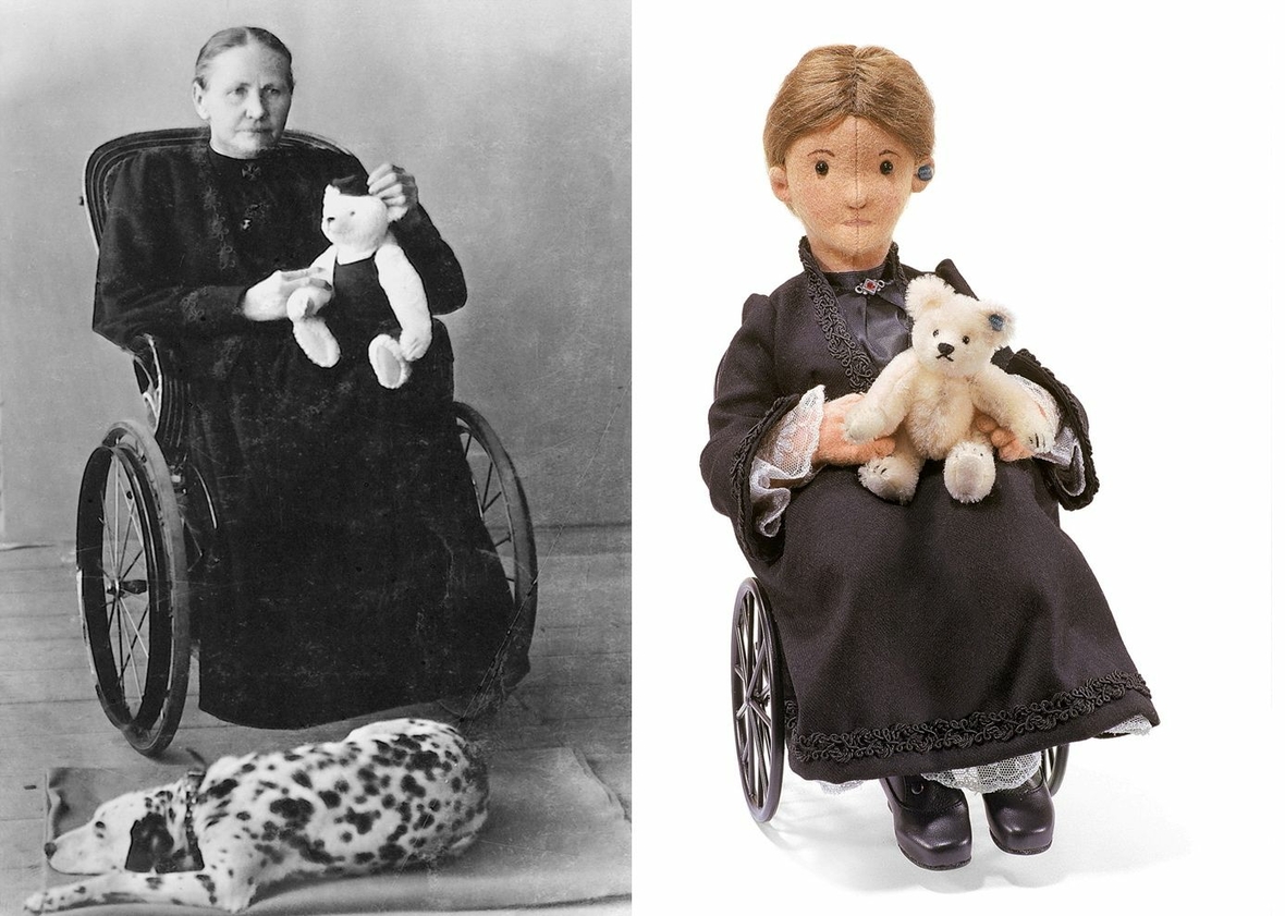 Das Foto von Margarete Steiff mit dem Teddybär auf dem Schoss (links) stammt aus dem Jahr 1909.  Rechts davon wird eine Nachahmung dieses Bildes gezeigt.