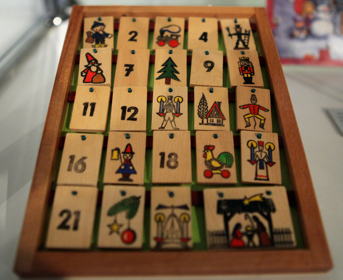 Adventskalender aus Holz von 1980