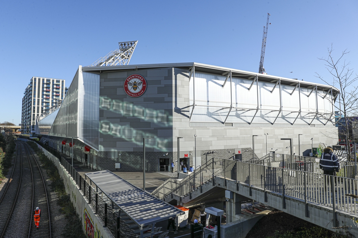 Blick auf das Brentford Community Stadium in London