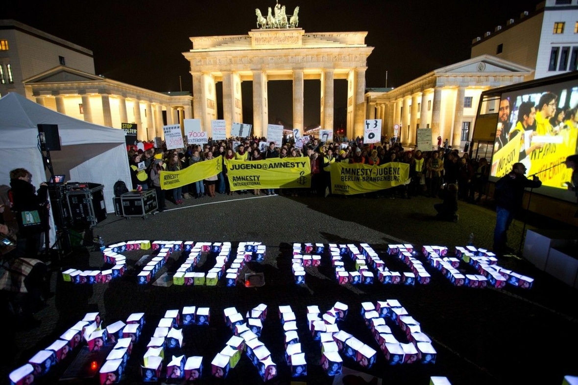 Eine Demonstration in Berlin gegen Folter in Mexiko. Organisiert wurde die Demonstration von Amnesty International 2014.