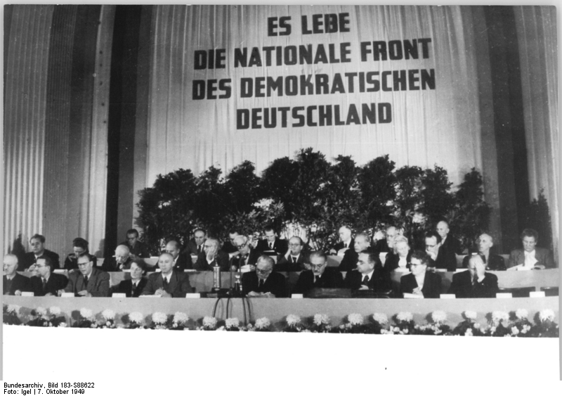 Die DDR, mit vollem Namen "Deutsche Demokratische Republik", wurde am 7. Oktober 1949 in Berlin gegründet.