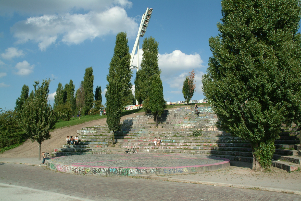 Reste der „Hinterlandmauer“ im Mauerpark.