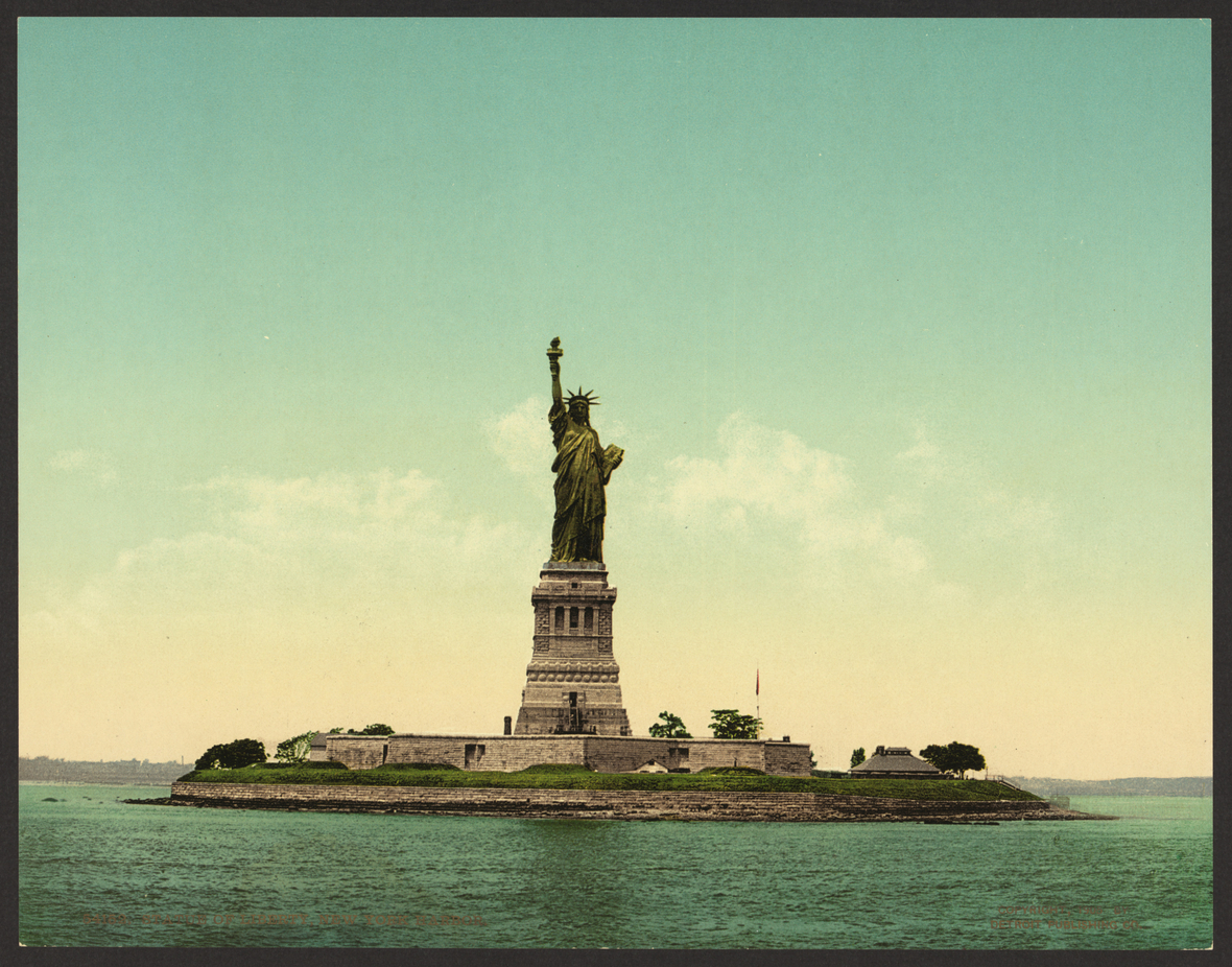 Blick auf die Freiheitsstatue von New York. Foto von 1905