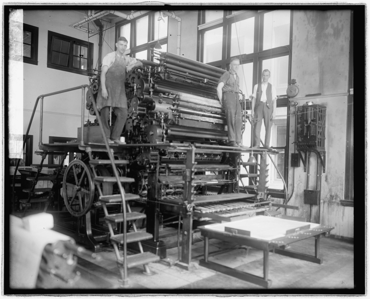 Eine Druckerpresse aus den 1920er Jahren.