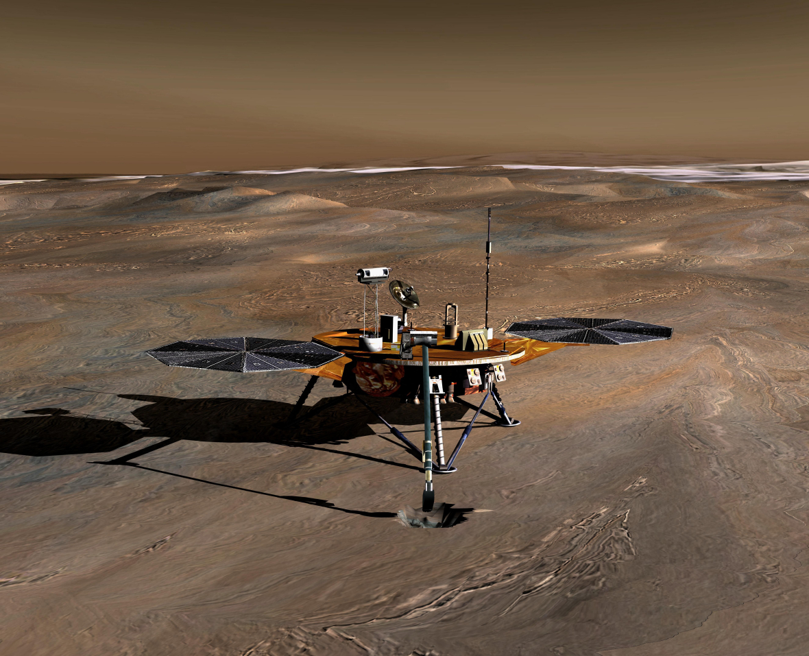 Die Raumsonde Phoenix steht auf dem rötlichen Marsboden.