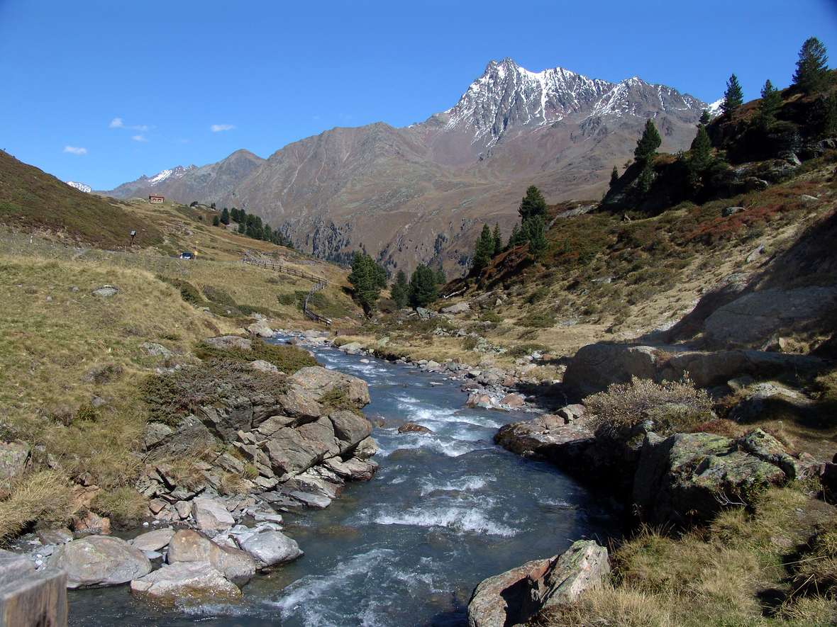 Das Kaunertal mit Blick auf die schneebedeckten Berge Österreichs.