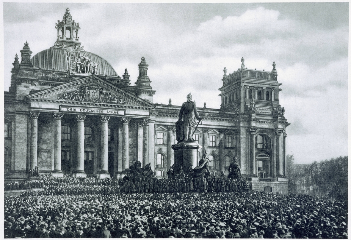 9. November 1918: Philipp Scheidemann ruft vom Berliner Reichstag die Republik in Deutschland aus