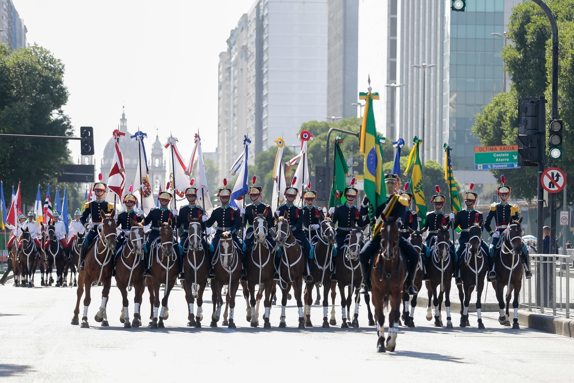 Zu sehen sind berittene Soldaten, die bei einer Militärparade zum Gedenken an die Unabhängigkeit von Brasilien am 7. September 2014 teilnehmen.