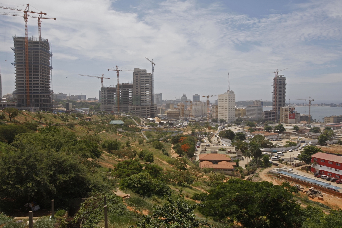Die angolanische Hauptstadt Luanda wächst nach den Jahren des Krieges.