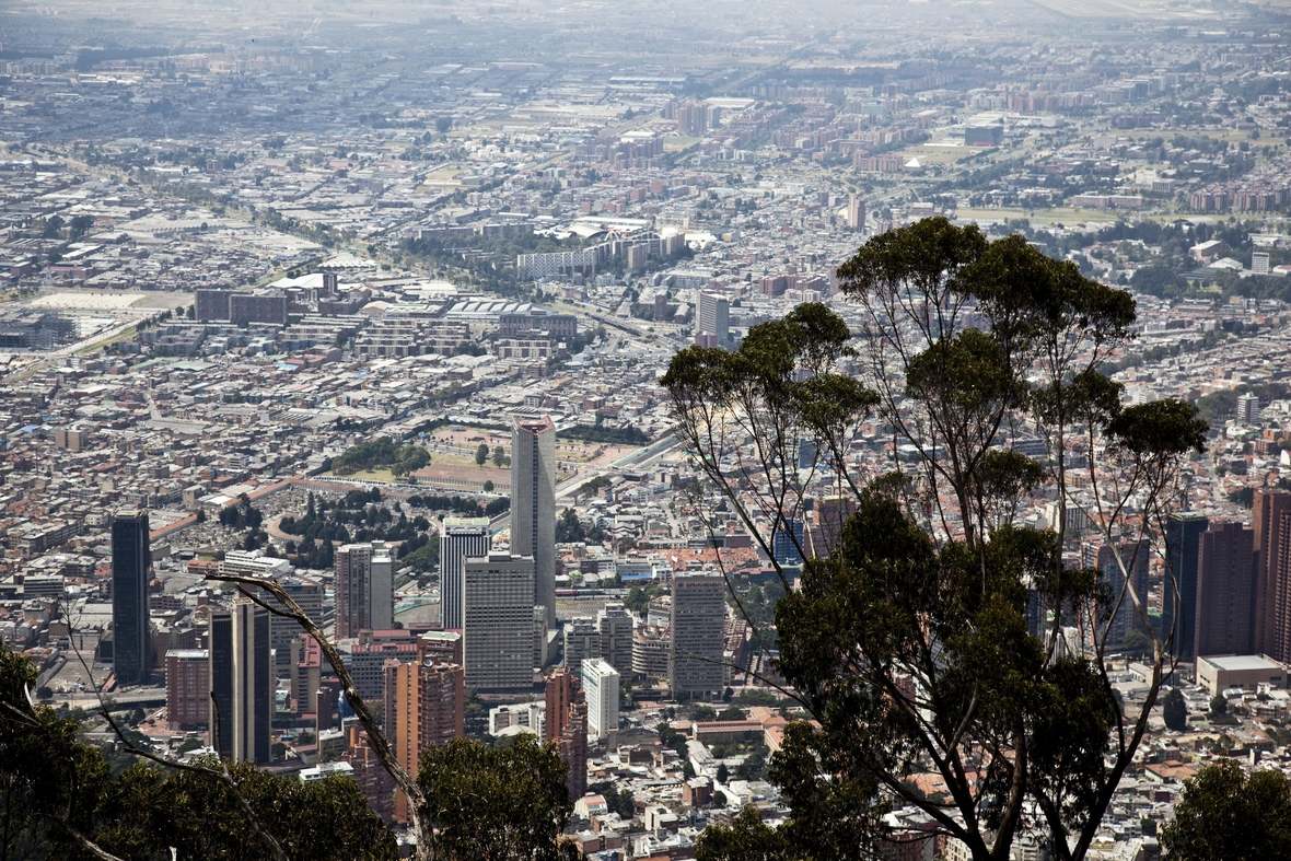 Blick auf Bogota, die Hauptstadt Kolumbiens. Der Blick erstreckt sich vom Berg Monserrate