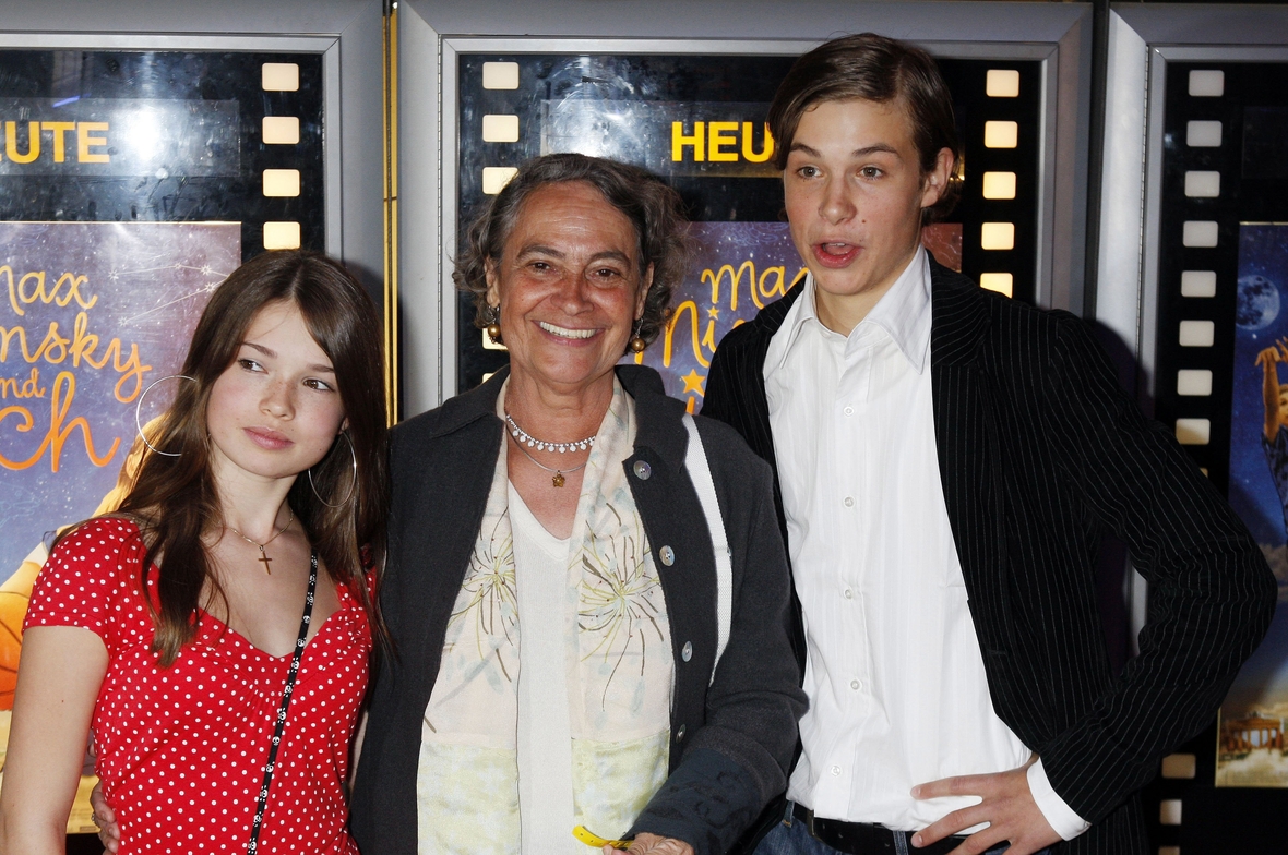 Von links nach rechts: Zoe Moore alias Nelly), Monika Bleibtreu alias Risa und Emil Reinke alias Max bei der Filmpremiere