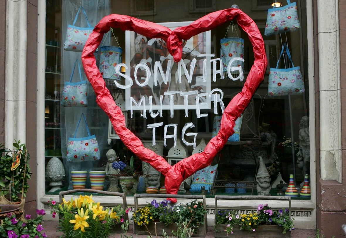 Werbung eines Blumenschäftes für den Muttertag