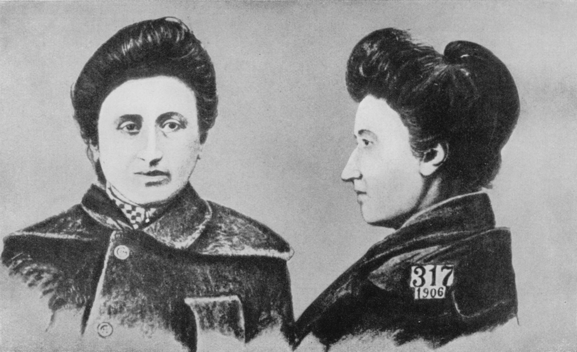 Polizeiaufnahmen (frontal und Profil) von Rosa Luxemburg im Warschauer Polizeigefängnis von 1906.