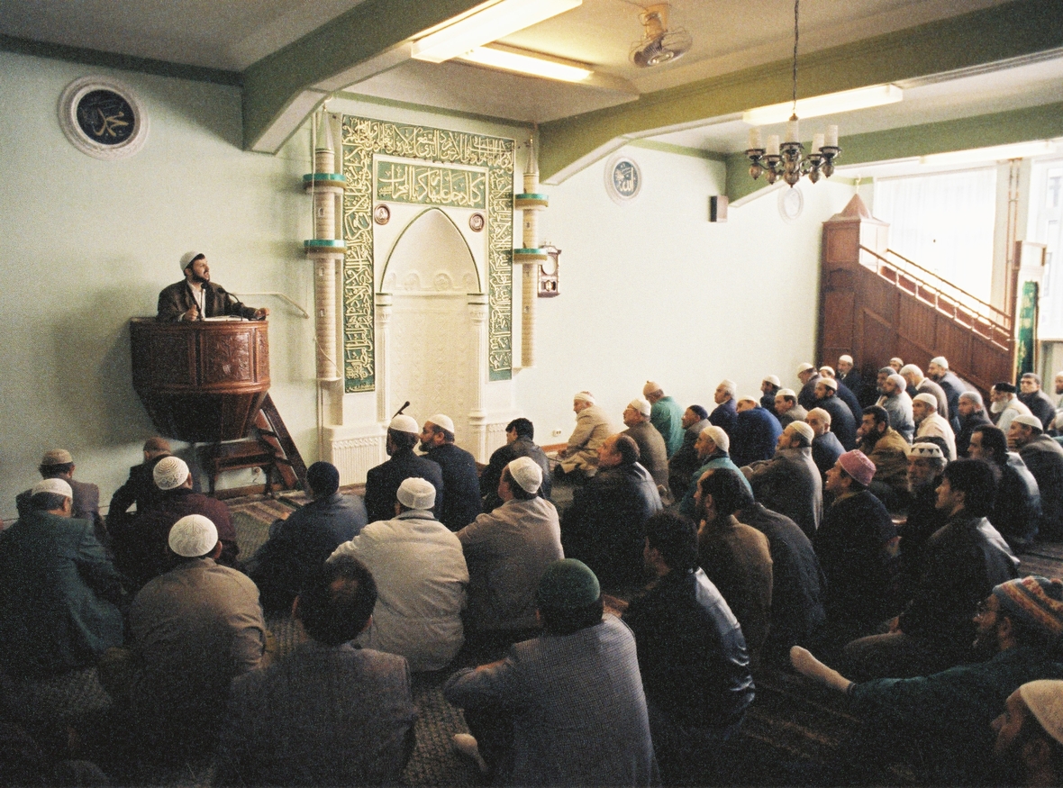 Gottesdienst in einer Moschee.
