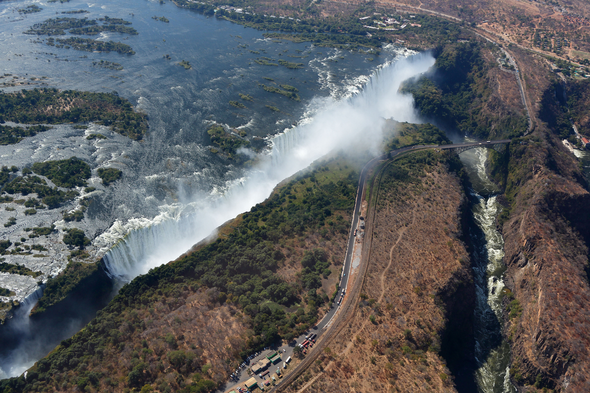 Die Victoriafälle in Simbia sind die breitesten Wasserfälle der Welt.