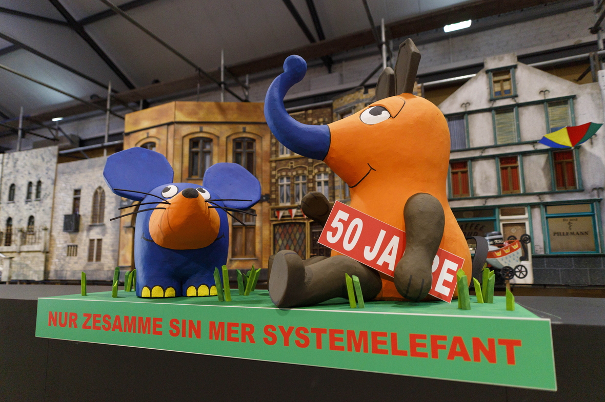 Auch beim Rosenmontagszug in Köln bekam die „Sendung mit der Maus“ zum 50. Geburtstag einen eigenen Motivwagen. Leider nur ein Miniwagen, weil der Karnevalszug wegen der Corona-Pandemie abgesagt werden musste.