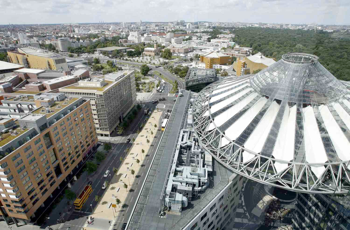 Blick auf den Potsdamer Platz, rechts das Sony-Center, 2007