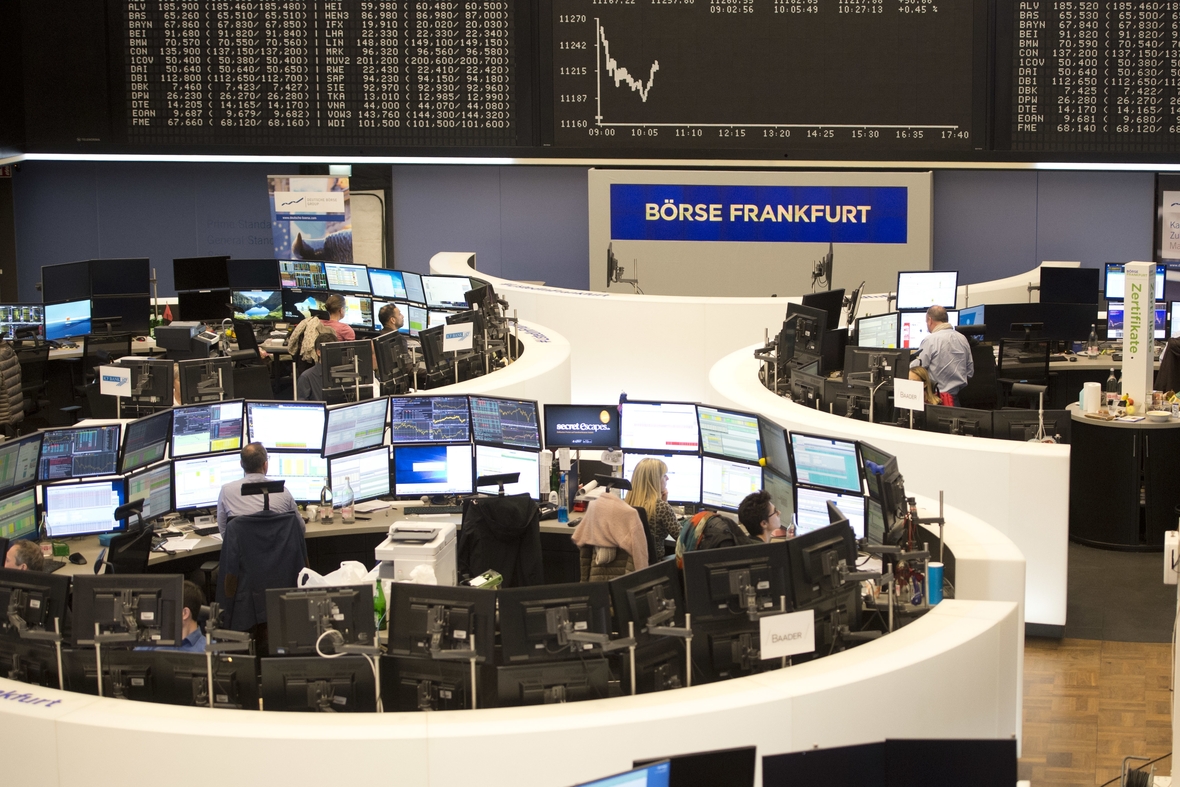 Die Frankfurter Börse. Hier werden Wertpapieren gehandelt, dazu gehören auch Aktien von Aktiengesellschaften.