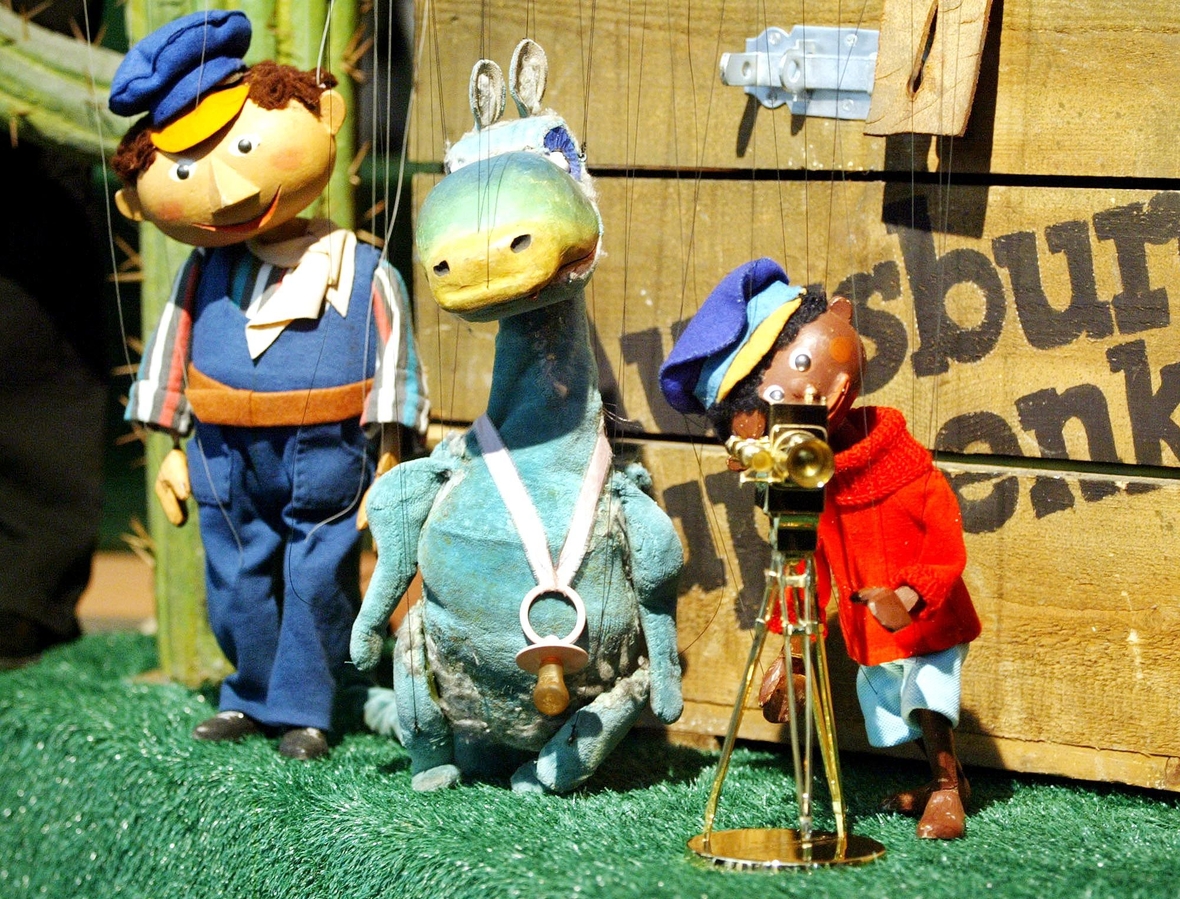 Die Marionetten Lukas, der Lokomotivführer, das Urmel und Jim Knopf (von links) aus der "Augsburger Puppenkiste".