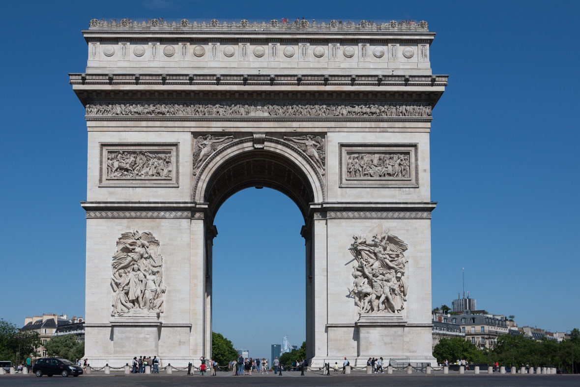 Der Triumphbogen in Paris. Hier wird auch an die Toten des Ersten Weltkrieges erinnert.