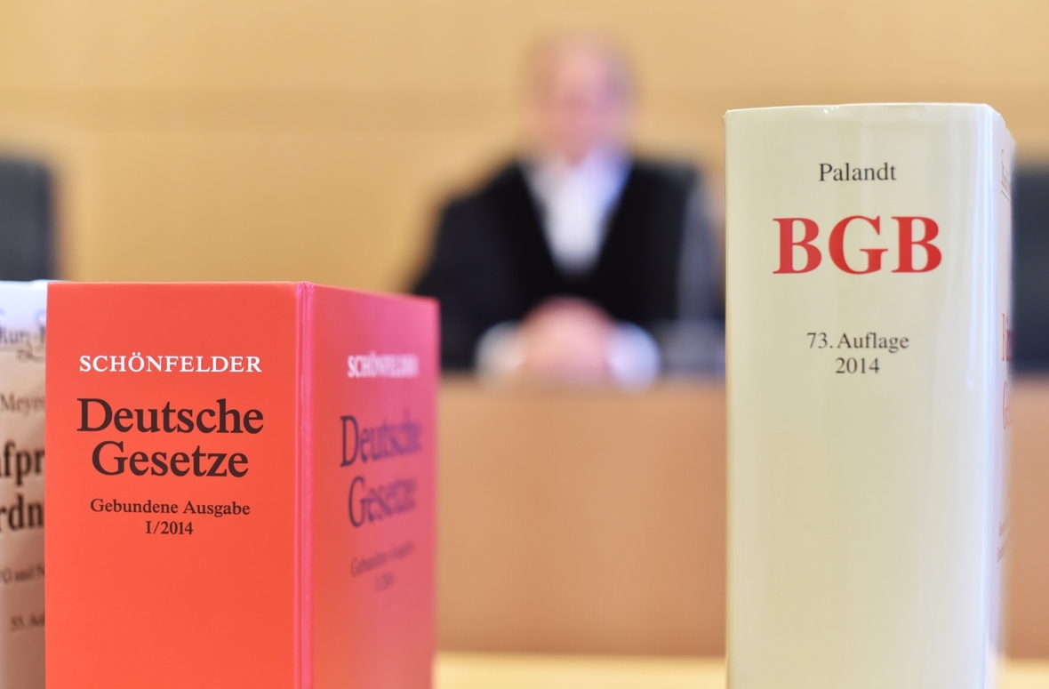 Gesetzbücher, die im Zivilrecht wichtig sind.