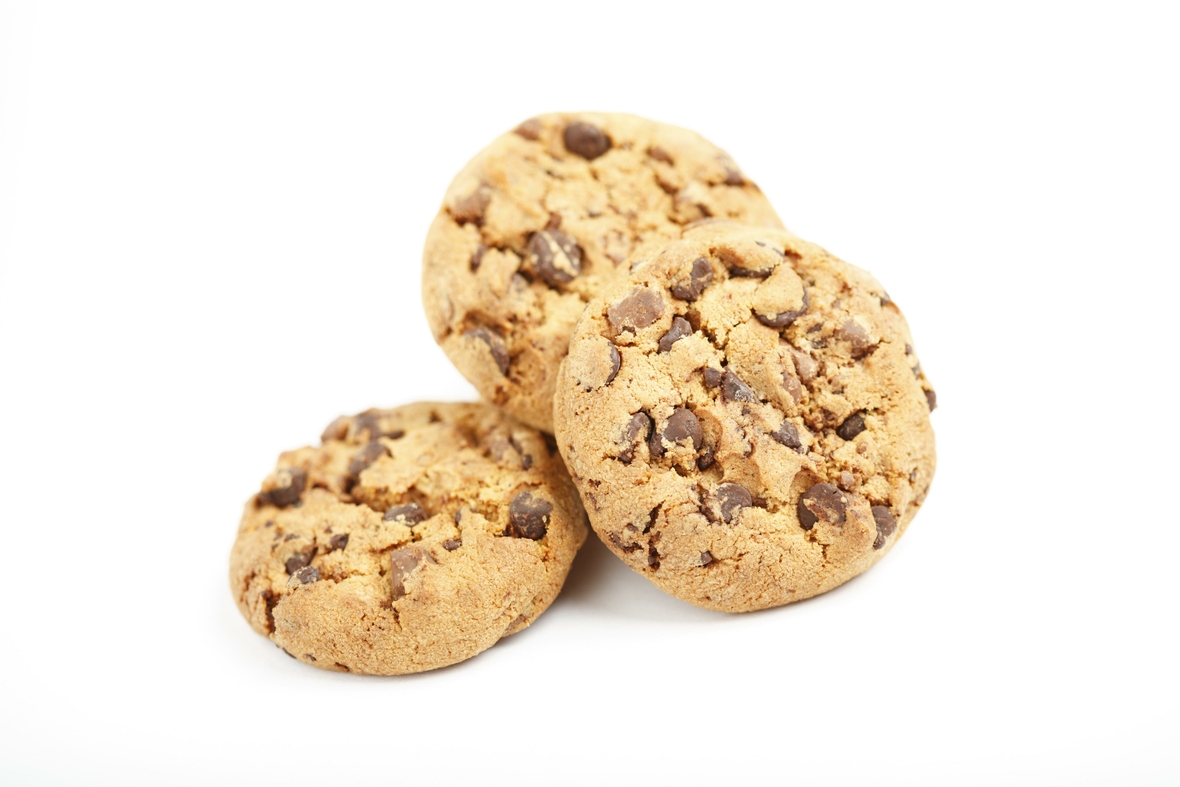 "Cookie" (deutsch: "Kekse") werden gezeigt. "Cookies" werden kleine Datenmengen genannt, die man wie Spuren im Internet hinterlässt. 