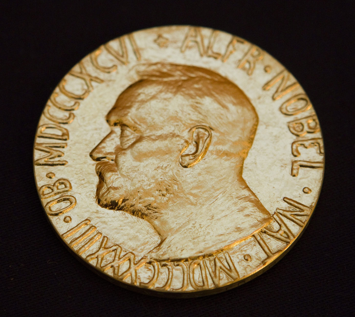 Vorderseite der Medaille des Friedensnobelpreises